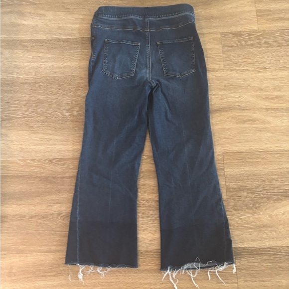 Spanx Jeans women’s Cropped Flare Denim Raw him
Medium Wash Pull On #20231R - Picture 3 of 6